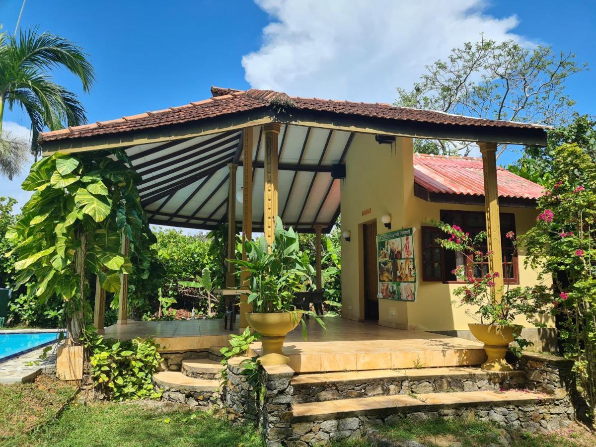 Zum Deutschen Acomodação com café da manhã Bentota Exterior foto