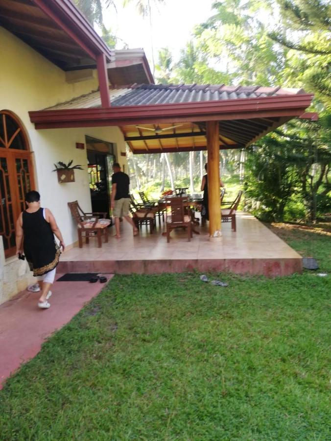 Zum Deutschen Acomodação com café da manhã Bentota Exterior foto
