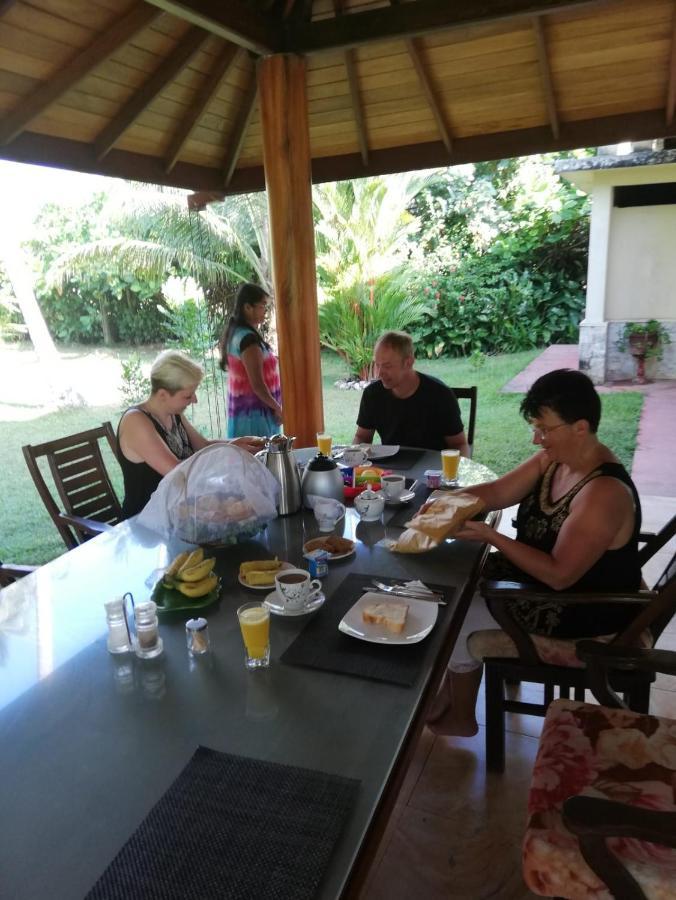 Zum Deutschen Acomodação com café da manhã Bentota Exterior foto